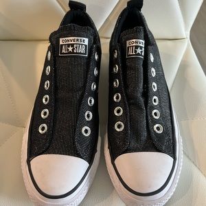 Women’s black and silver platform low top converse size 6